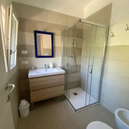 Semesterbostad Maison Anzio E Rosa