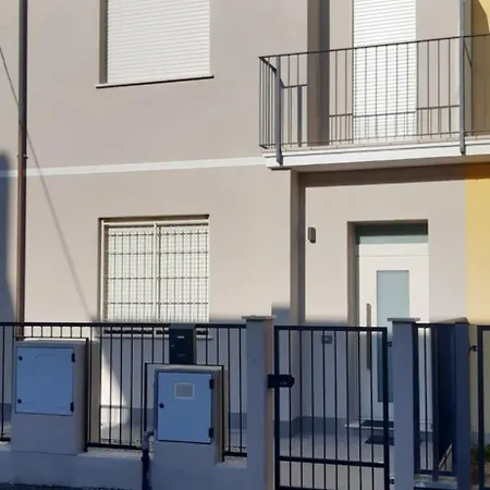 Feriehus Maison Anzio E Rosa